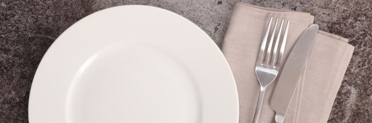 Placement couteau et fourchette à table