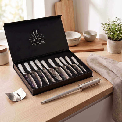 pack de 10 couteaux japonais manches blancs et accessoires de cuisine indispensables